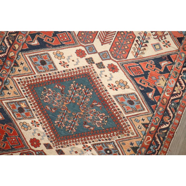 Vintage Inspired Caucasian Soumac rug no. j4817 For Sale In New York - Image 6 of 8
