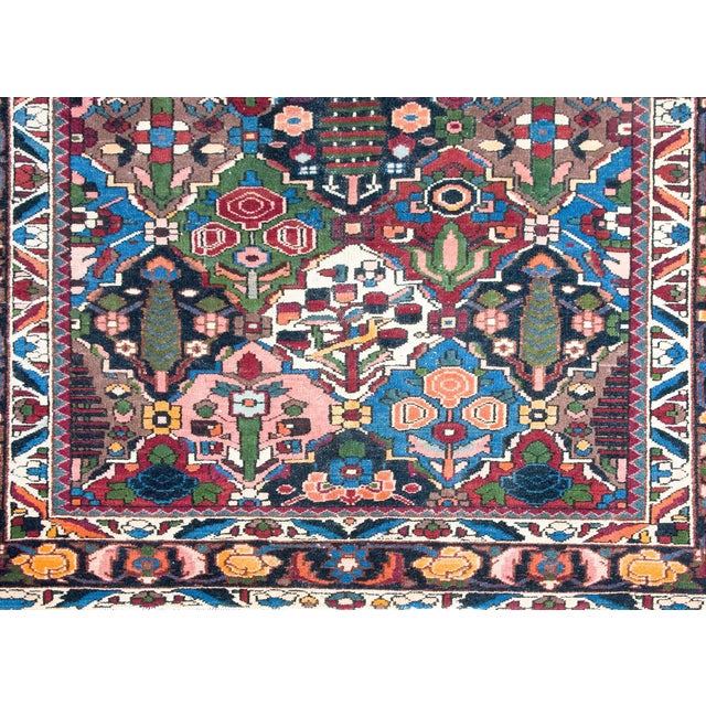 Early 20th Century Persian Bakhtiari Rug For Sale In Chicago - Image 6 of 14