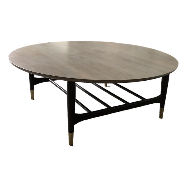 1950s Mid-Century Modern Walnut Coffee Table For Sale