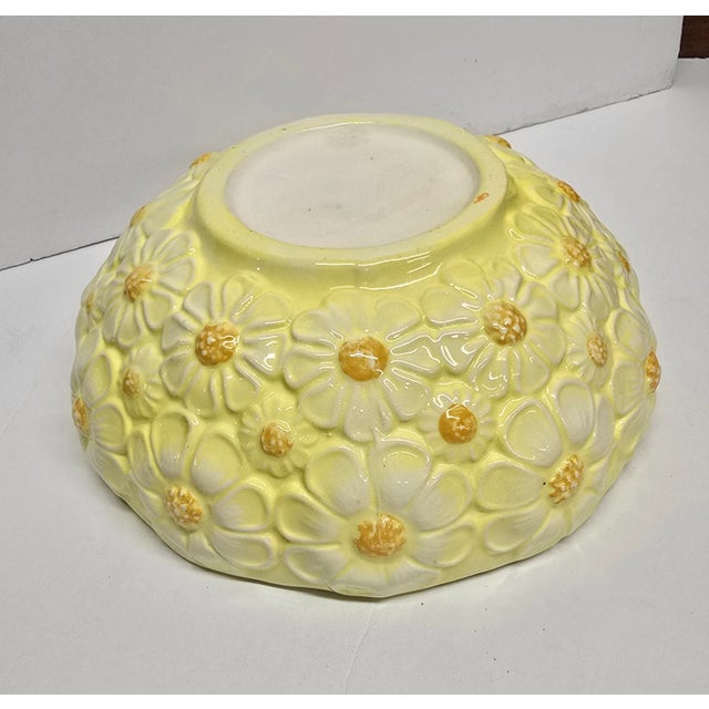 Contemporary Vintage Ceramic Sculpted Daisy Bowl For Sale - Image 3 of 8