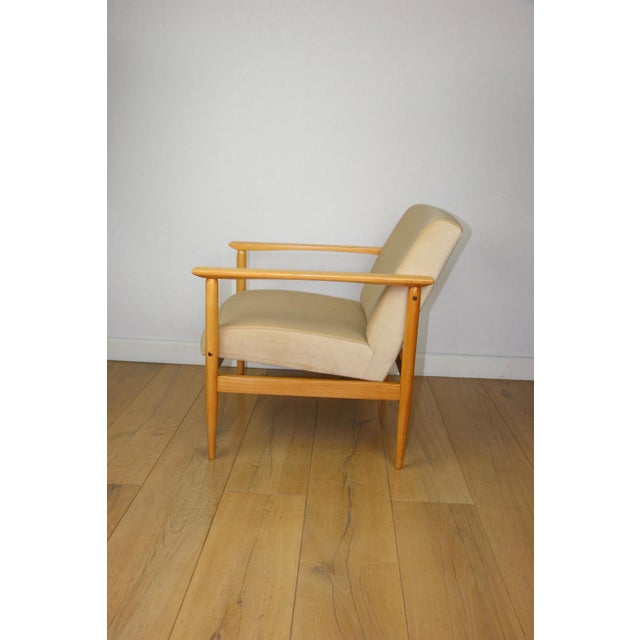Beige Vintage Loft Lounge Chair in Light Beige Velvet Upholstery and Beech, 1970 For Sale - Image 8 of 10