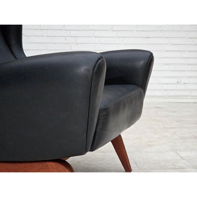 1960s Vintage Danish Lounge Chair in Leather and Teak by Illum Wikkelsø for Søren Willadsen Møbelfabrik, 1960s For Sale - Image 5 of 18
