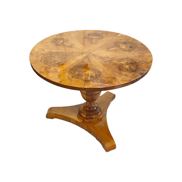 Brown Biedermeier Round Salon Table in Walnut, South Germany, 1830 For Sale - Image 8 of 10
