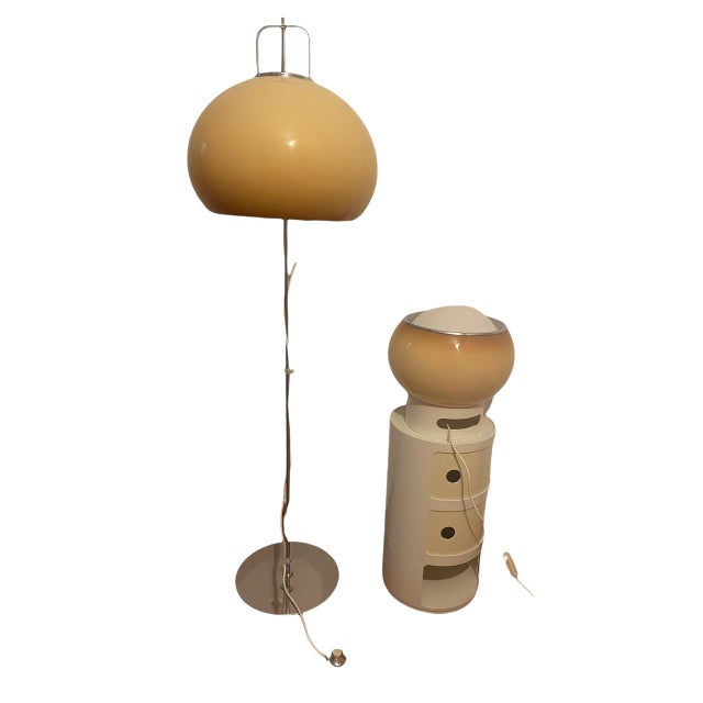 Rare 2 Guzzini lampposts. 1 Chromed standing living room lamp and a lamps to be installed. The characteristic plastic-day...