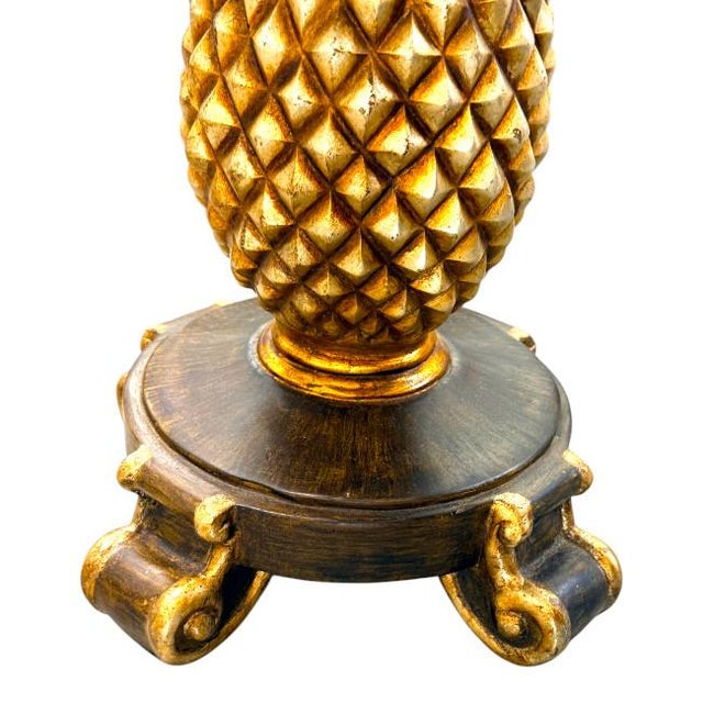 Vintage Hollywood Regency Faux Tortoiseshell Tray Top Pineapple Pedestal Accent Table For Sale - Image 4 of 7