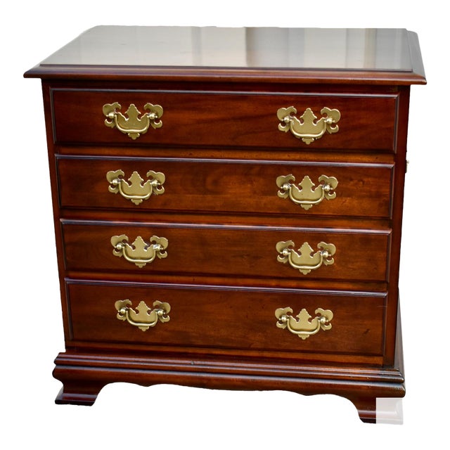 Vintage Small Four Drawer Traditional Style Solid Cherry Bachelors Chest For Sale