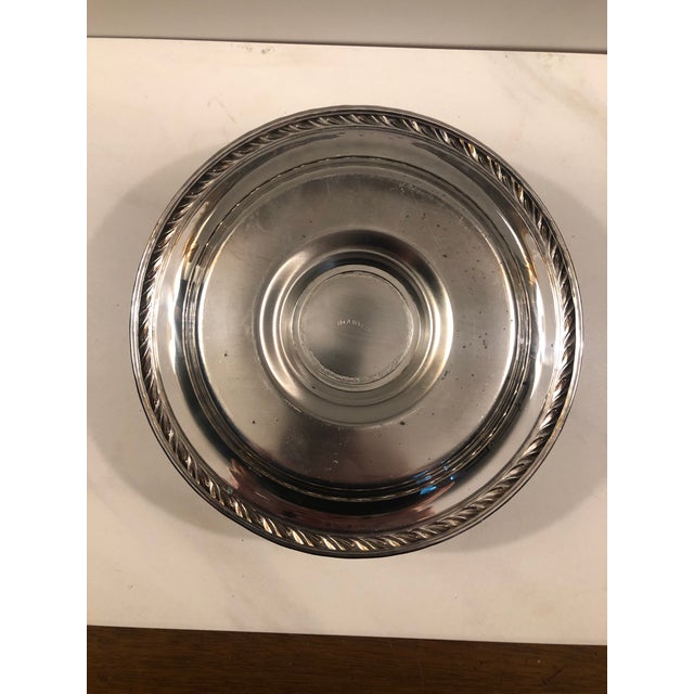1950s Wm Rogers Silver Plated Gravy or Sauce Boat With Attached Dish For Sale - Image 4 of 11