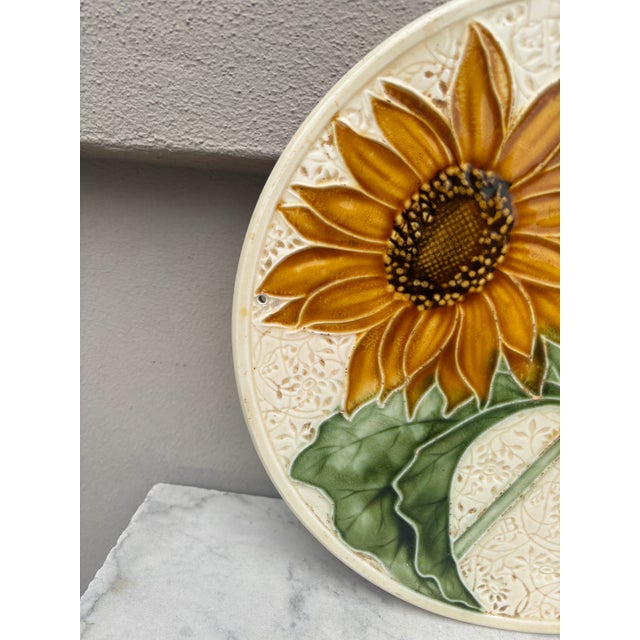 Villeroy & Boch Large Majolica Sunflower Platter Villeroy & Boch, Circa 1920 For Sale - Image 4 of 5