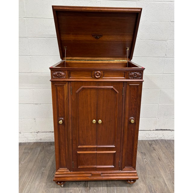 Traditional Antique Victor Victrola Orthophonic Floral Carved Walnut Credenza Cabinet For Sale - Image 3 of 17