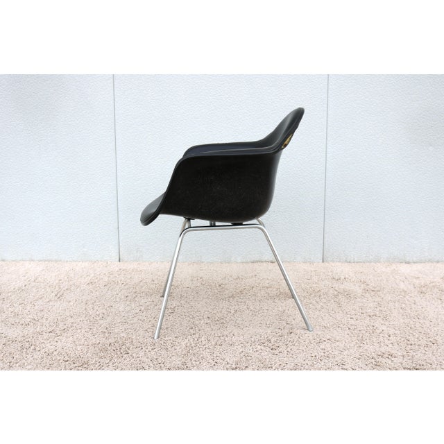 1960s Vintage Mid-Century Modern Herman Miller Eames Molded Fiberglass Black Armchair For Sale - Image 5 of 12