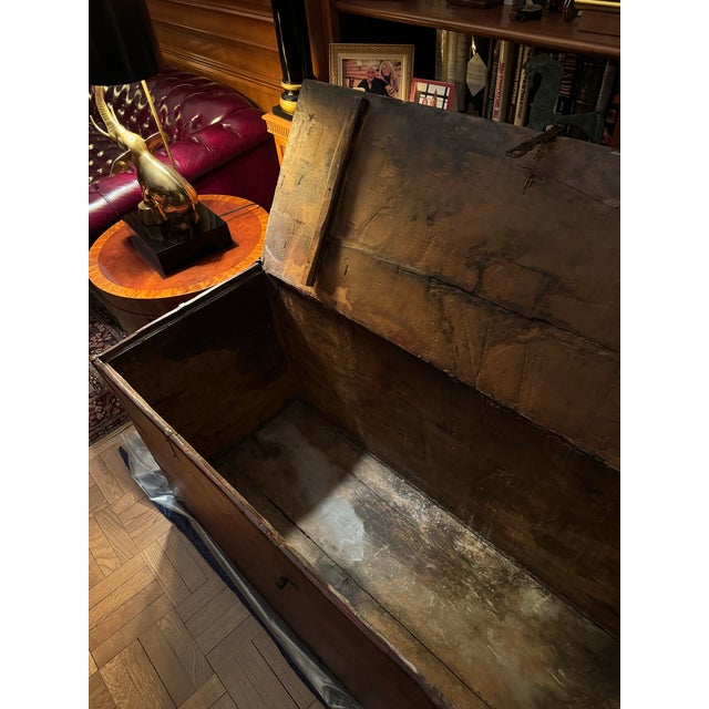 1990s Vintage Chinese Wedding Chest For Sale - Image 5 of 6