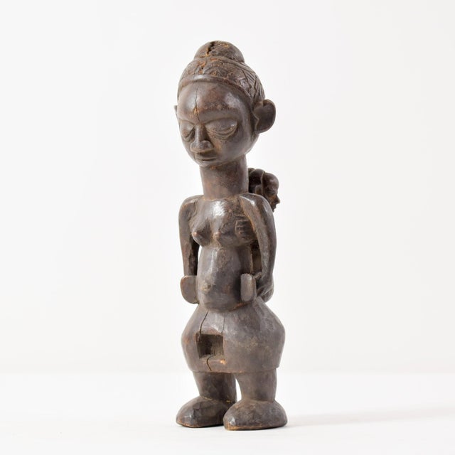Early 20th Century Yaka Miniature Figure with Child 10 Inch For Sale In Denver - Image 6 of 7