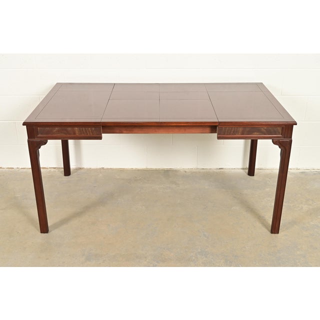 Wood Baker Furniture Georgian Banded Mahogany Extension Dining Table For Sale - Image 7 of 13