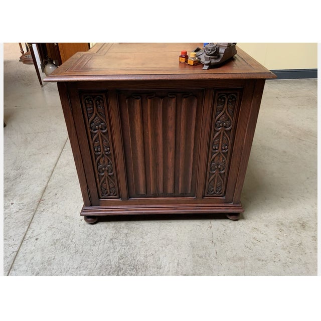 Antique Neo-Gothic Desk in Oak, 1880 For Sale - Image 3 of 14