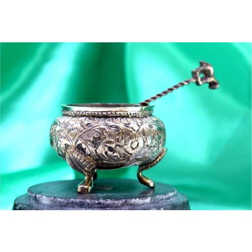 Salt and Pepper Shakers in Embossed Silver For Sale - Image 3 of 9