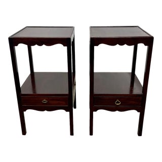 Vintage Henredon Traditional Chippendale Style Mahogany Side Tables / Nightstands - Pair For Sale