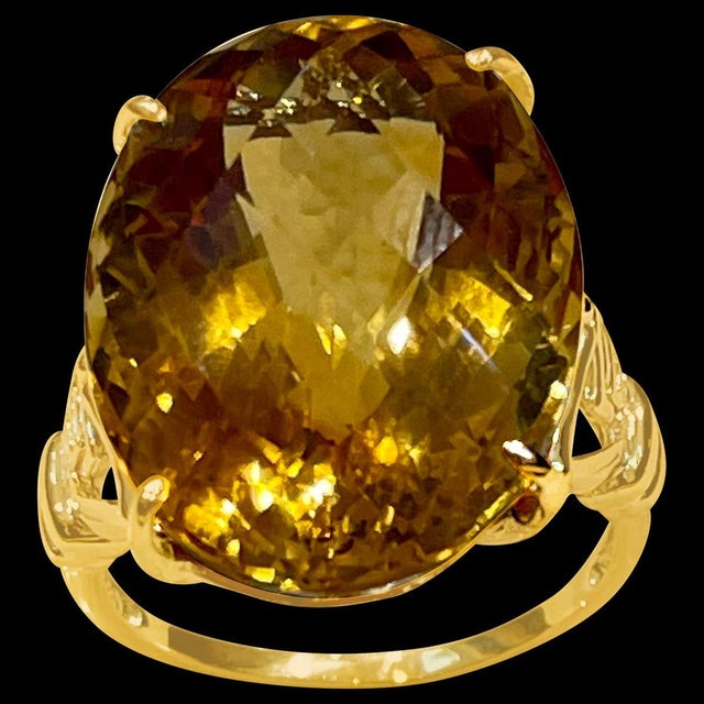 Contemporary 34 Ct Natural Oval Checker Board Citrine Cocktail Ring 14 Kt Yellow Gold, Estate For Sale - Image 3 of 18