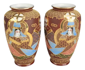 Pair of Japanese Moriage Hand Painted Satsuma-Style Vases With Gilt Figures, 1920s 7.5"