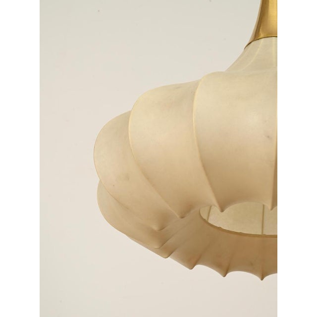 Large Mid-Century Beige Flower Cocoon Pendant by Achille Castiglioni for Hille, Italy, 1960s For Sale - Image 9 of 14