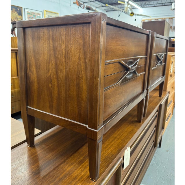 Mid-Century Modern Walnut Night Stands by Hoke Wood Products, Pair For Sale - Image 4 of 16
