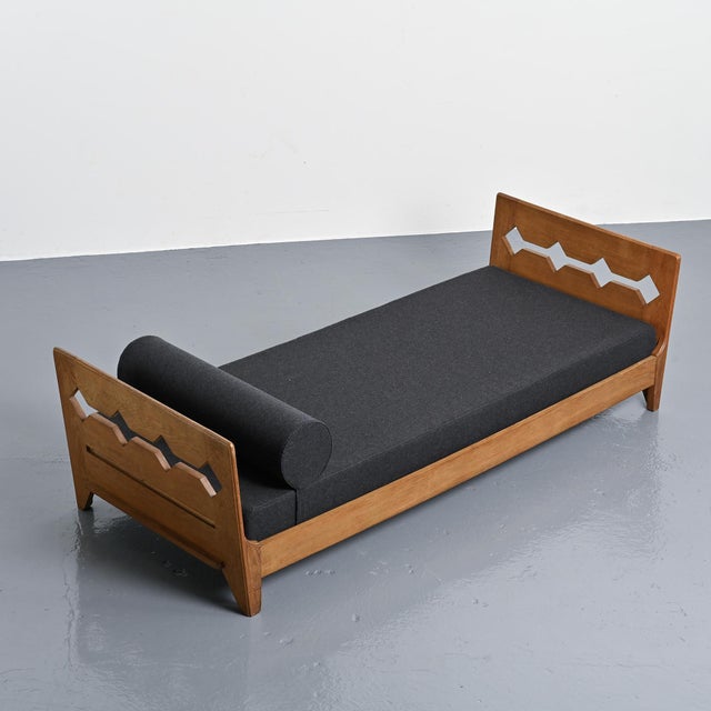 Vintage Oak Bed by René Gabriel, Lieuvin, 1948 For Sale - Image 4 of 14