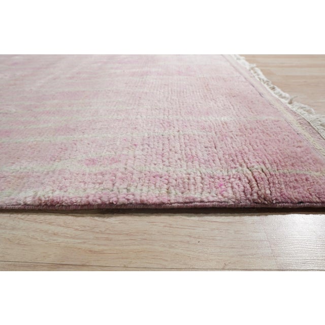 Contemporary 9x12 Rhea Moroccan Coral Open Field Geometric Modern Hand Knotted Wool Carpet Rug For Sale - Image 3 of 9
