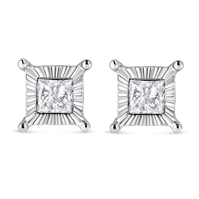 These earrings are a must have for every woman. These fabulous princess cut diamond earrings are crafted in the finest...