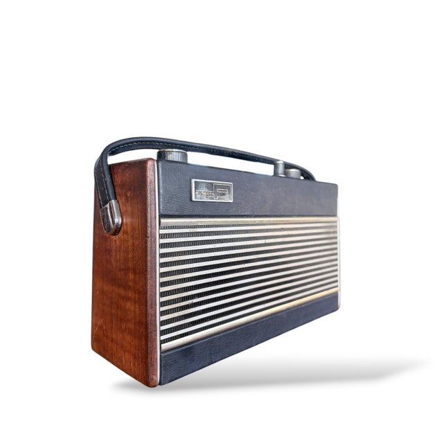 1960s Vintage R500 Portable Transistor Radio in Wood Veneer from Roberts, 1960s For Sale - Image 5 of 9