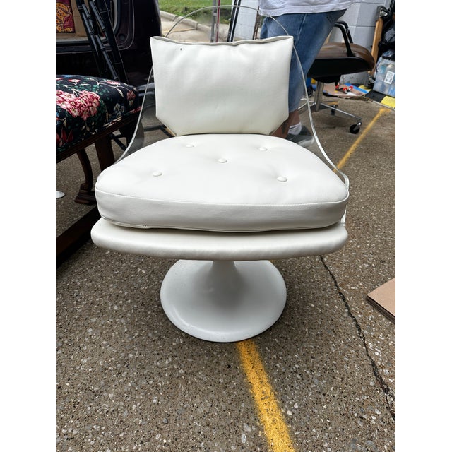 Transparent Lucite Space Age Swivel Chair After Laverne For Sale - Image 8 of 12