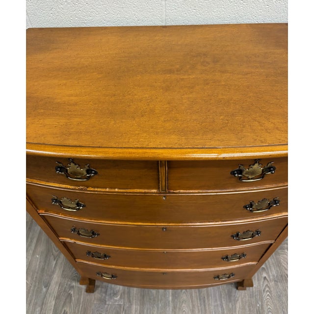 Antique American Federal Bowfront Chest of Drawers For Sale - Image 9 of 14