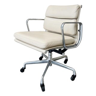 Mid-Century Modern Soft Pad Desk Chair Attributed to Eames for Herman Miller For Sale