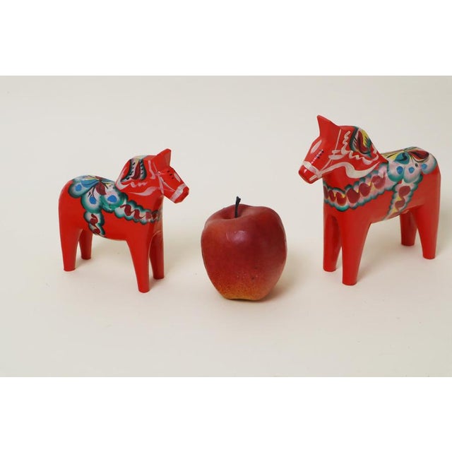 Brown Swedish Folk Art Hand-Carved Dala Horses, 1970s, Set of 2 For Sale - Image 8 of 10