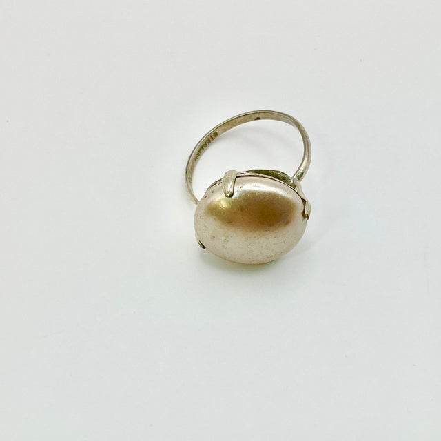 1940s Vintage Boho Chic Art Deco Hollywood Regency Mother of Pearl & Sterling Cocktail Ring, Size 8.5 For Sale - Image 10 of 11
