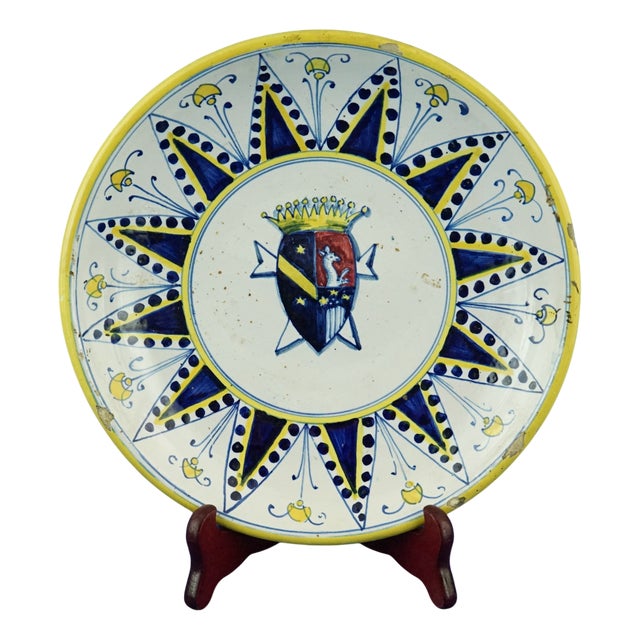Antique Italian Ceramic Plate with Noble Coat of Arms from Montelupo Manufacture, 1700s For Sale