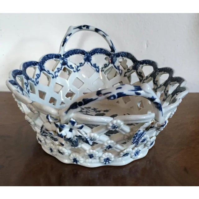 Blue 18th Century English George III Worcester Porcelain Oval Basket For Sale - Image 8 of 11
