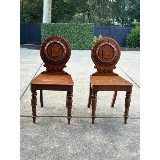 Early 19th Century Pair of Early 19th Century English Regency Oak Hall Chairs With Carved Backs For Sale - Image 5 of 18