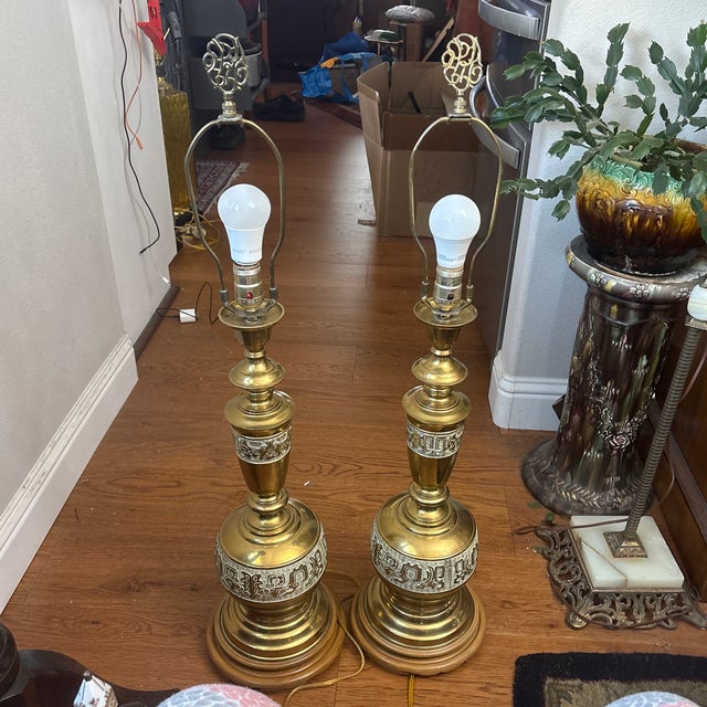 Mid-Century Modern 1960s Brass Chinoiserie James Mont Style Lamp-Set of 2 For Sale - Image 3 of 6