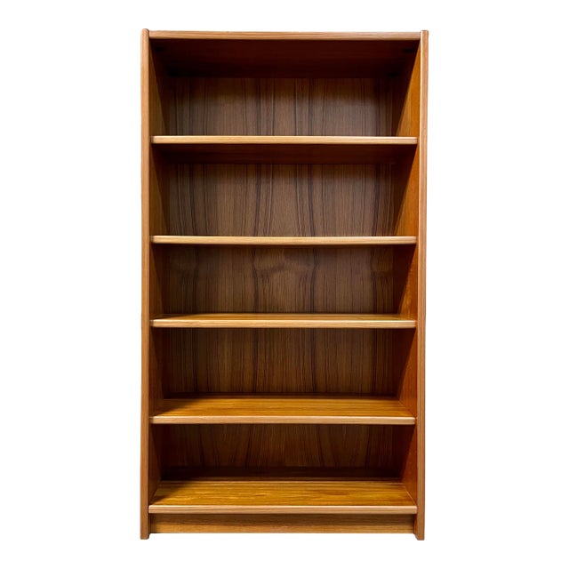 Vintage Mid Century Modern Danish Bookcase With Adjustable Shelves. Circa 1970s For Sale