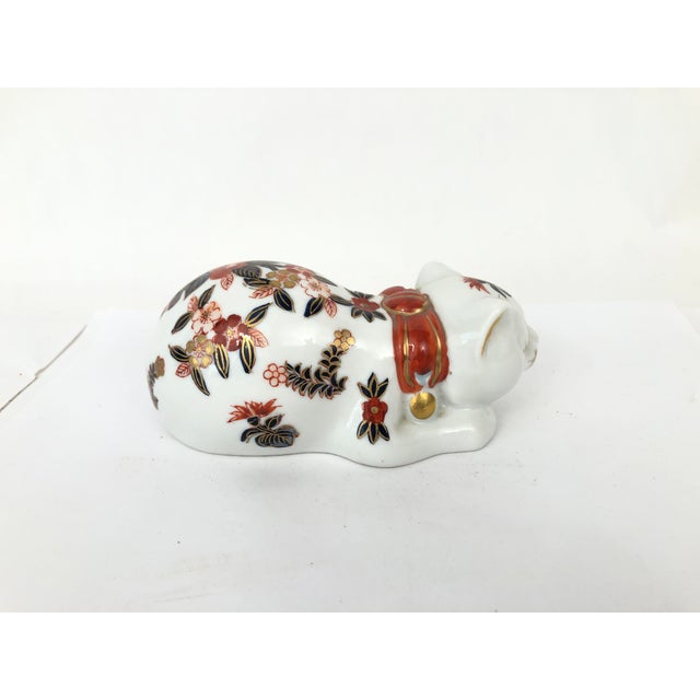 Early 20th Century Japanese Kutani Porcelain Sleeping Cat Figurine For Sale In Sacramento - Image 6 of 7