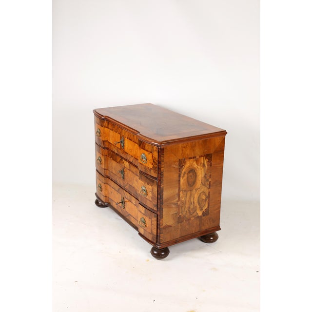 Baroque Chest of Drawers in Walnut, Braunschweig, Germany, 1780 For Sale - Image 6 of 14
