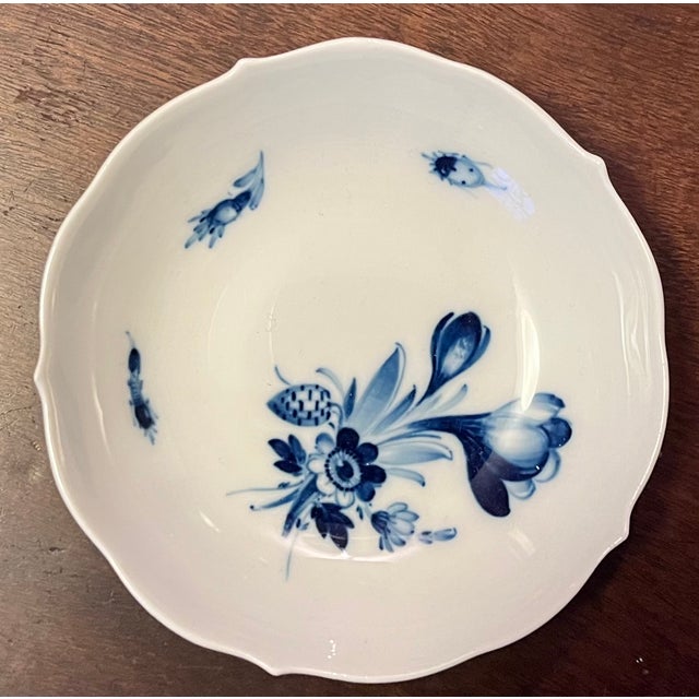 Rococo Small Antique 19th Century Blue and White Meissen Porcelain Pin Dish Decorated With Flowers and Insects For Sale - Image 3 of 12