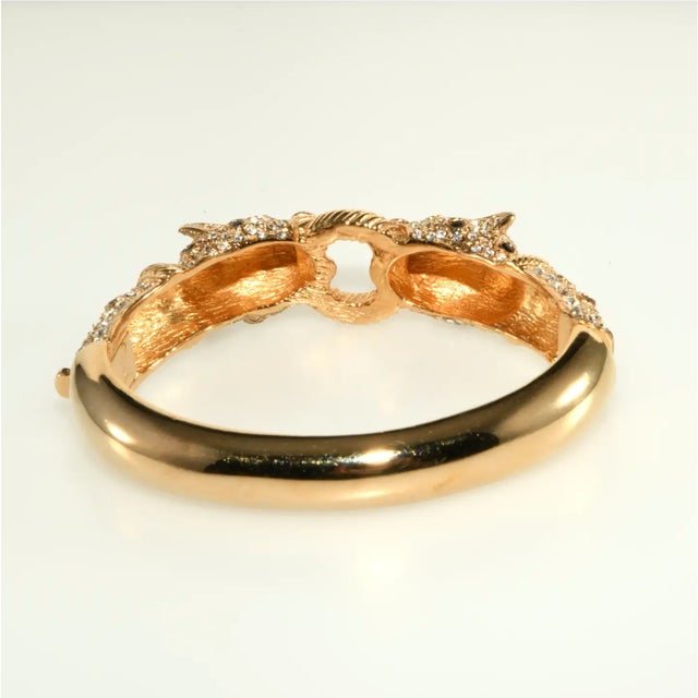 Ciner is known for making beautiful animal bracelets and this leopard big cat example is no exception. It features clear...