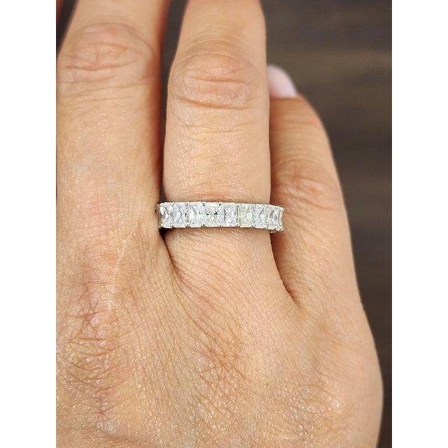 Modern 3.80 Ct Platinum Radiant Eternity Band With Gap for Sizing Size 6.5 For Sale - Image 3 of 9