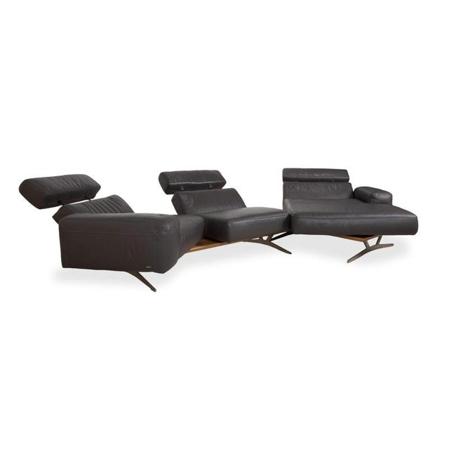 Monroe Leather Corner Sofa in Grey Anthracite and Wood Brown with Right Chaise Lounge and Manual Function from Koinor For Sale - Image 6 of 18