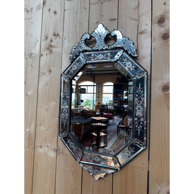 Napoleon III Venetian Octagonal Mirror with Engraved Beveled Glass For Sale - Image 3 of 8