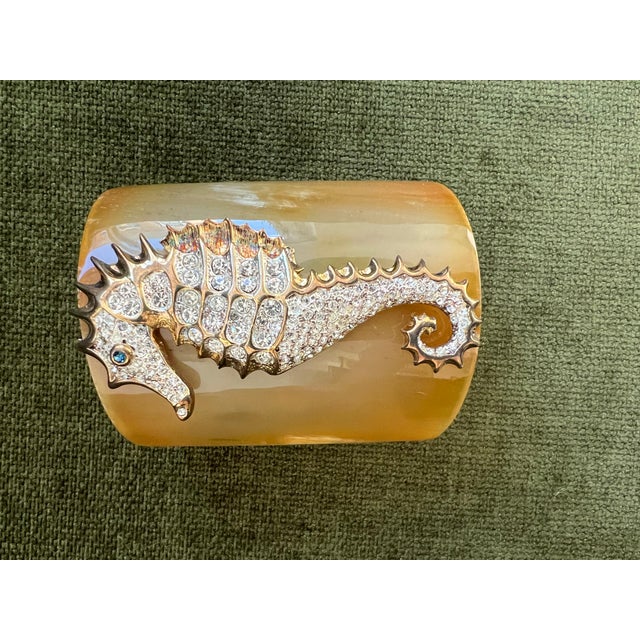 J'adore Les Hippocampes, Bochic Horn Bijoux Cuff For Sale - Image 18 of 18