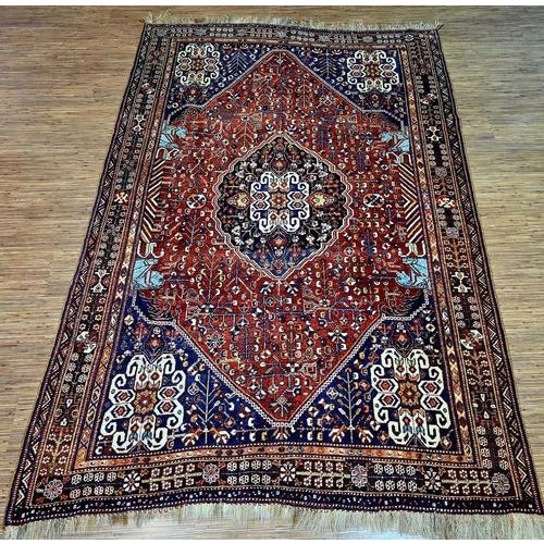 Middle Eastern Rug in Wool For Sale - Image 3 of 11