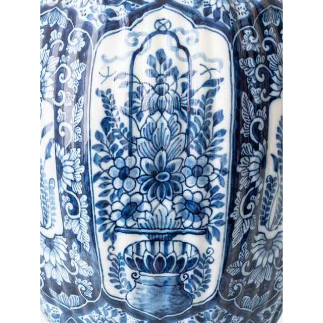 Vintage Delft Blue and White Chinoiserie Makkum Table Lamp, 1950s For Sale - Image 12 of 18