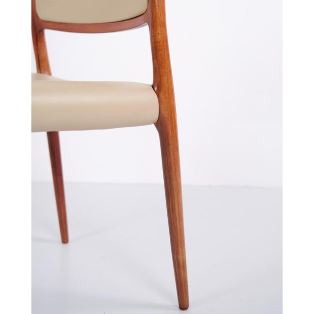 Model 65 Armchair in Rosewood with Light Elegance Leather by N.O. Møller for J.L. Møllers, 1960s, Set of 4 For Sale - Image 12 of 14