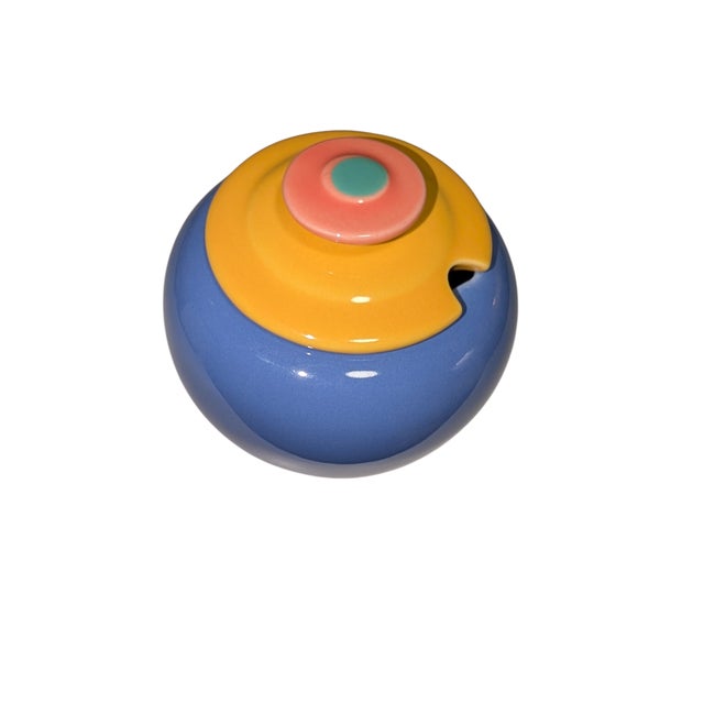 Rare 1980s Postmodern Elegance: Lindt-Stymeist "Colorways" ​Elevate your tabletop with this stunning collection of...